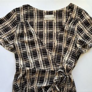 ✿ URBAN OUTFITTERS: WRAP DRESS ✿